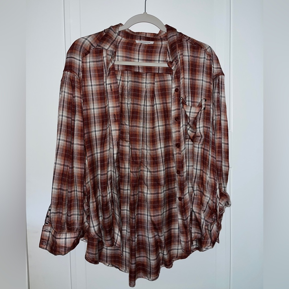 Red, plaid flannel. Good for fall.